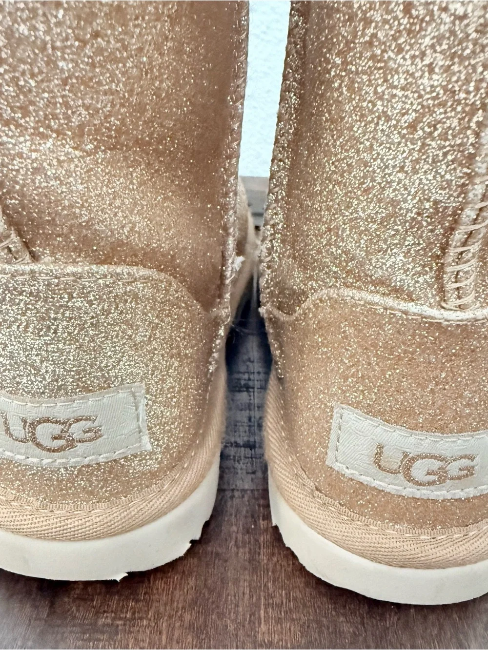 UGG Classic Short II Glitter Gold Girls Boots US 13 EU 32.5 Sheepskin 1111852K